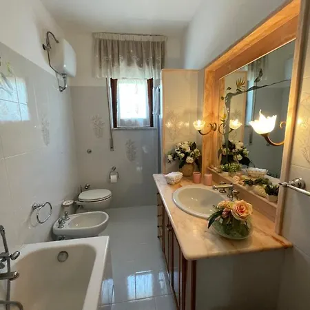 Hébergement de vacances Loren House, Relaxing Location With Seaview