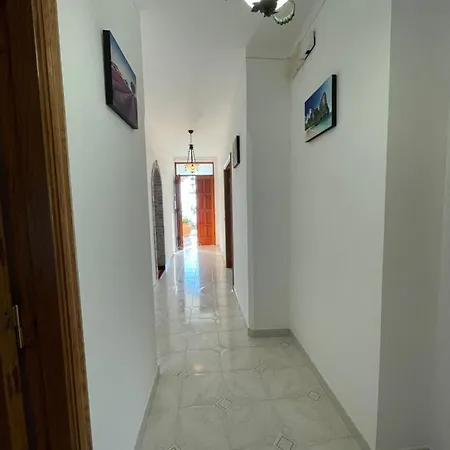 Loren House, Relaxing Location With Seaview Hébergement de vacances *