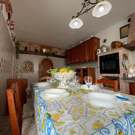 Loren House, Relaxing Location With Seaview Massa Lubrense