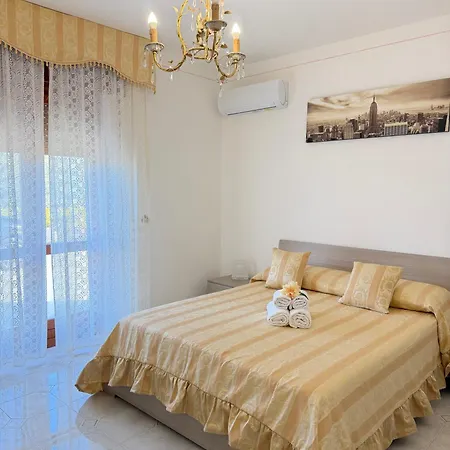 Casa vacanze Loren House, Relaxing Location With Seaview