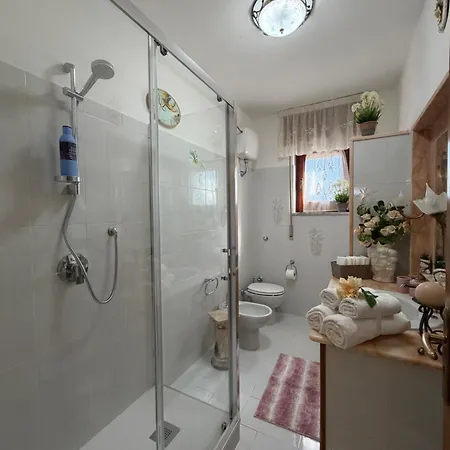 Casa vacanze Loren House, Relaxing Location With Seaview *