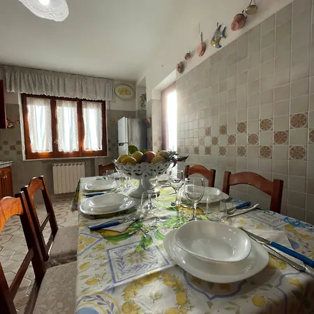 Casa vacanze Loren House, Relaxing Location With Seaview Massa Lubrense